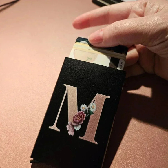 🎁FREEw/Purchase |  M Monogram with Flower Slim Pop Up Card Holder Wallet - NWOT - Picture 11 of 16